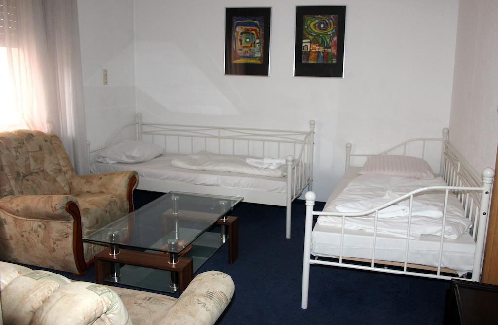 City Hotel Meesenburg Wurzburg Room photo